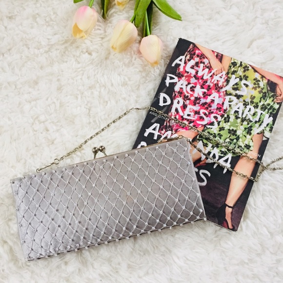 VINTAGE Silver Clutch Silver Chain Evening Purse - Picture 1 of 16